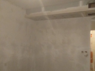 现场背景墙及隔墙施作