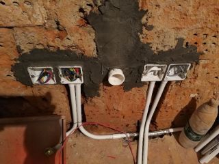 水、电管开槽施工