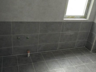 厨房、卫生间墙砖施作