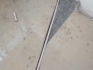 水、电管开槽施作