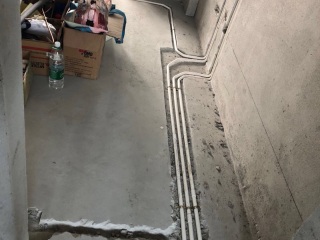 水、电管开槽施作