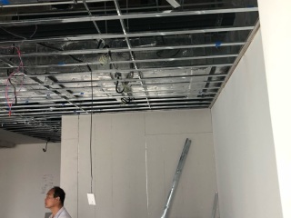 水、电管开槽施作