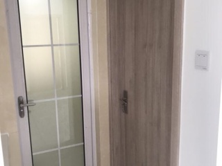 套装门、踢脚线安装