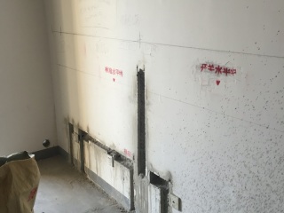 水、电管开槽施作