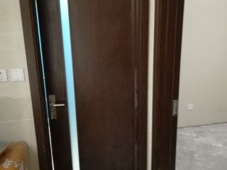 套装门、踢脚线安装