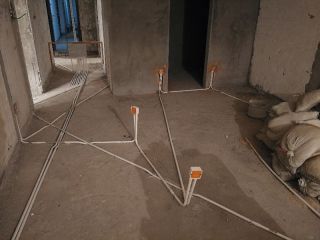 强、弱电布管穿线