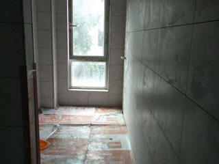 厨房、卫生间墙砖施作