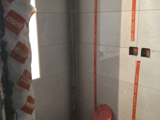 厨房、卫生间墙砖施作