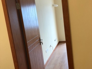 成品门及墙纸铺贴