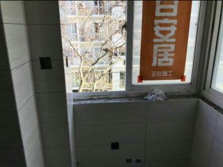 厨房、卫生间墙砖施作