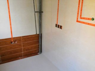 厨房、卫生间墙砖施作