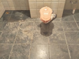 厨房、卫生间墙砖施作