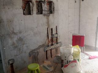 水、电管开槽施作