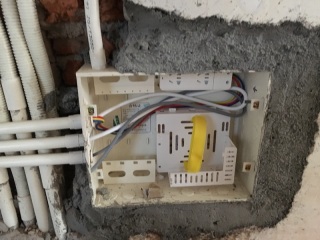 强、弱电路穿线施作