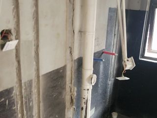 水、电管开槽施工