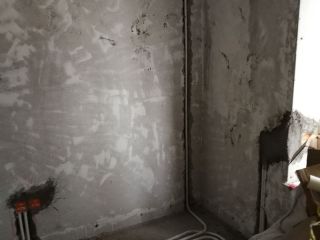 强、弱电路穿线施作