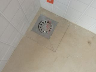 地砖铺贴及地面找平施作