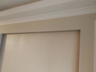 现场背景墙及隔墙施作