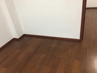 套装门、踢脚线安装