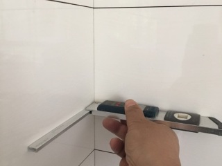 厨房、卫生间墙砖施作