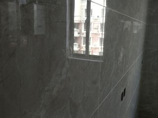 厨房、卫生间墙砖施作