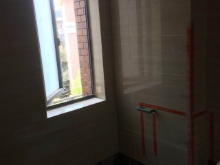 厨房、卫生间墙砖施作