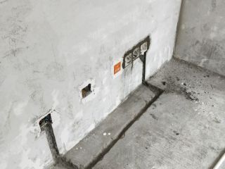 水、电管开槽施作