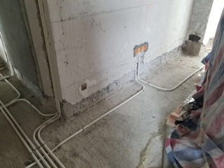 水、电管开槽施作
