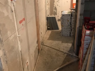 水、电管开槽施作