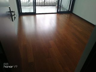 实木复合地板铺设