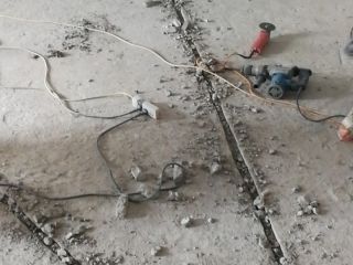 水、电管开槽施作