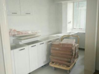 橱柜台面及台盆柜安装