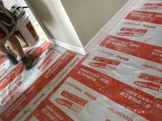 套装门、踢脚线安装