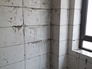 厨房、卫生间墙砖施作