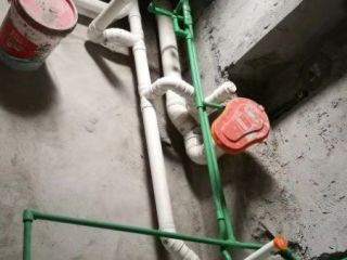 水、电管开槽施作