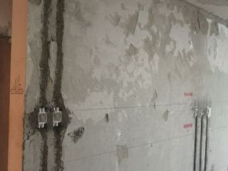 水、电管开槽施作