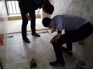 地砖铺贴及地面找平施作