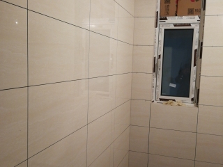 厨房、卫生间墙砖施作