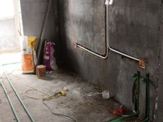 水、电管开槽施作