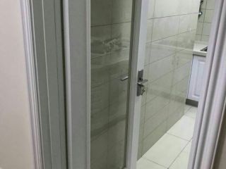 成品门及墙纸铺贴