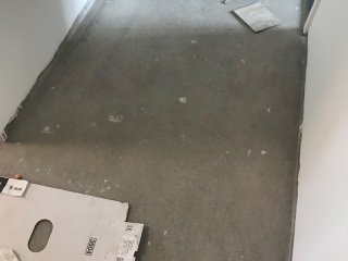 地砖铺贴及地面找平施作