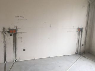 水、电管开槽施作