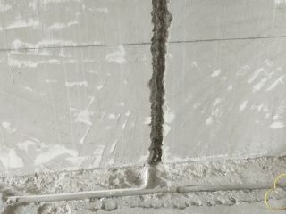 水、电管开槽施作