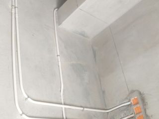 强、弱电路穿线施作