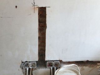 水、电管开槽施工