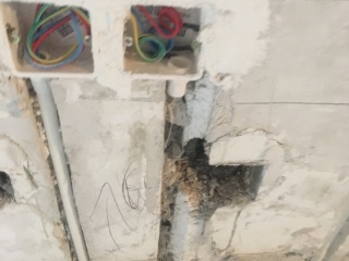 水、电管开槽施作