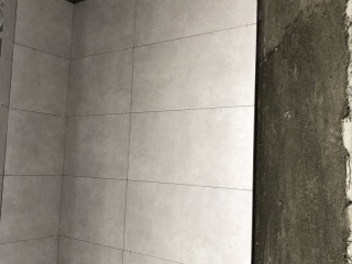 厨房、卫生间墙砖施作