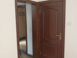 成品门及墙纸铺贴