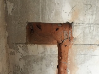 水、电管开槽施工