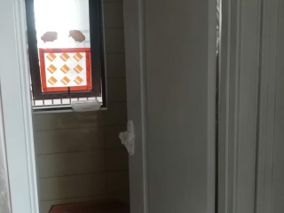 套装门、踢脚线安装